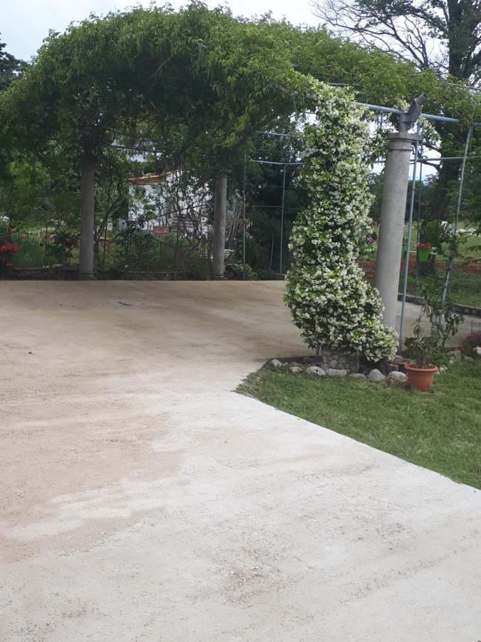 Apartments Makaus Kampor Ngoại thất bức ảnh